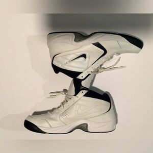 Nike the Overplay III Midnight Navy and White Basketball Shoes Men's size 13